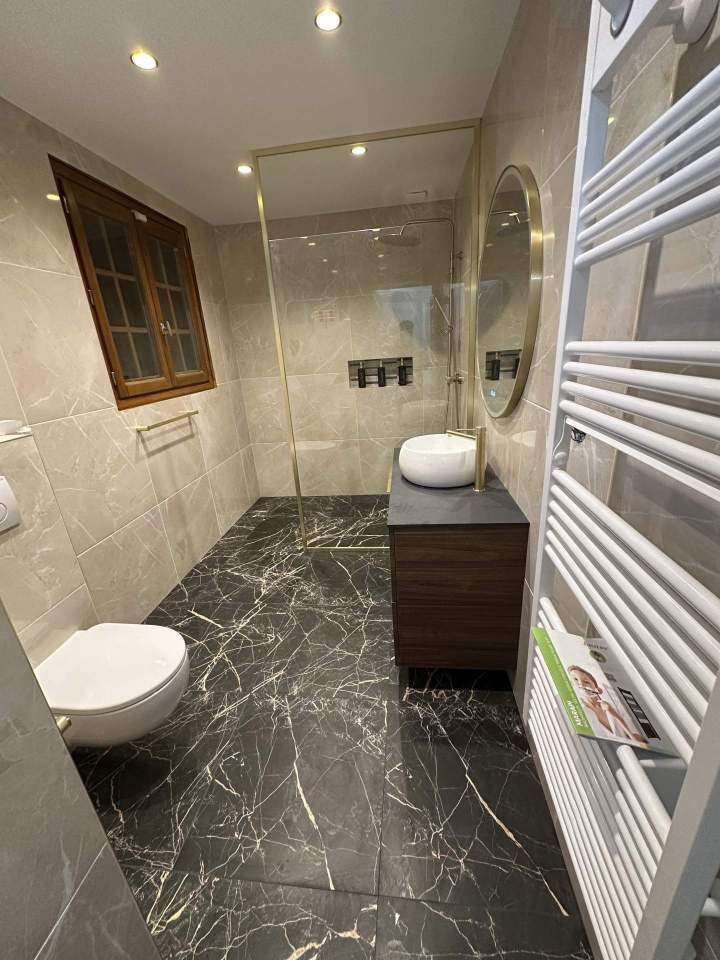 Rénovation intérieure et extérieure complète ou partielle.